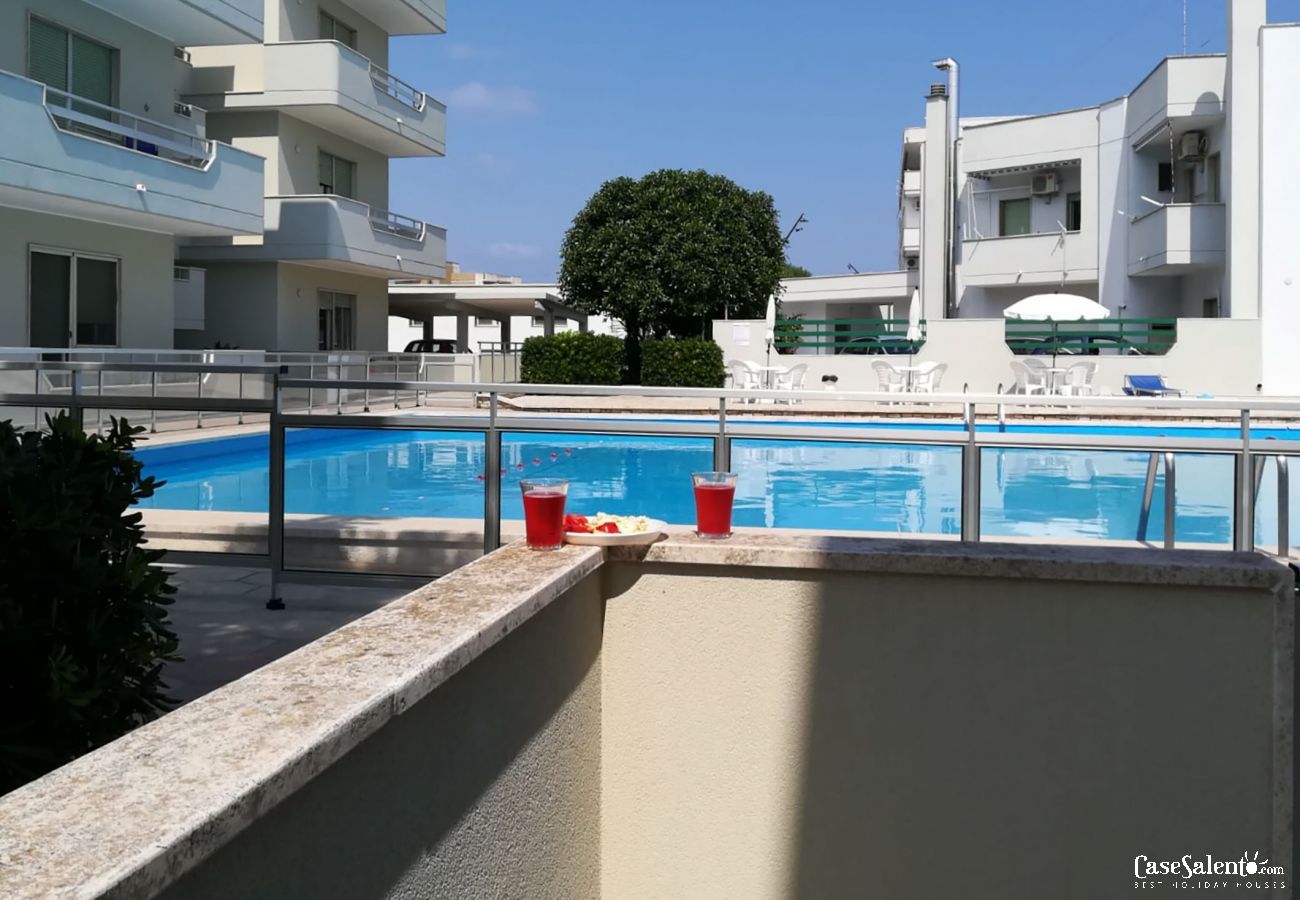 Appartamento a Torre dell´Orso - Casa vacanze con uso piscina vicino spiaggia e centro m135