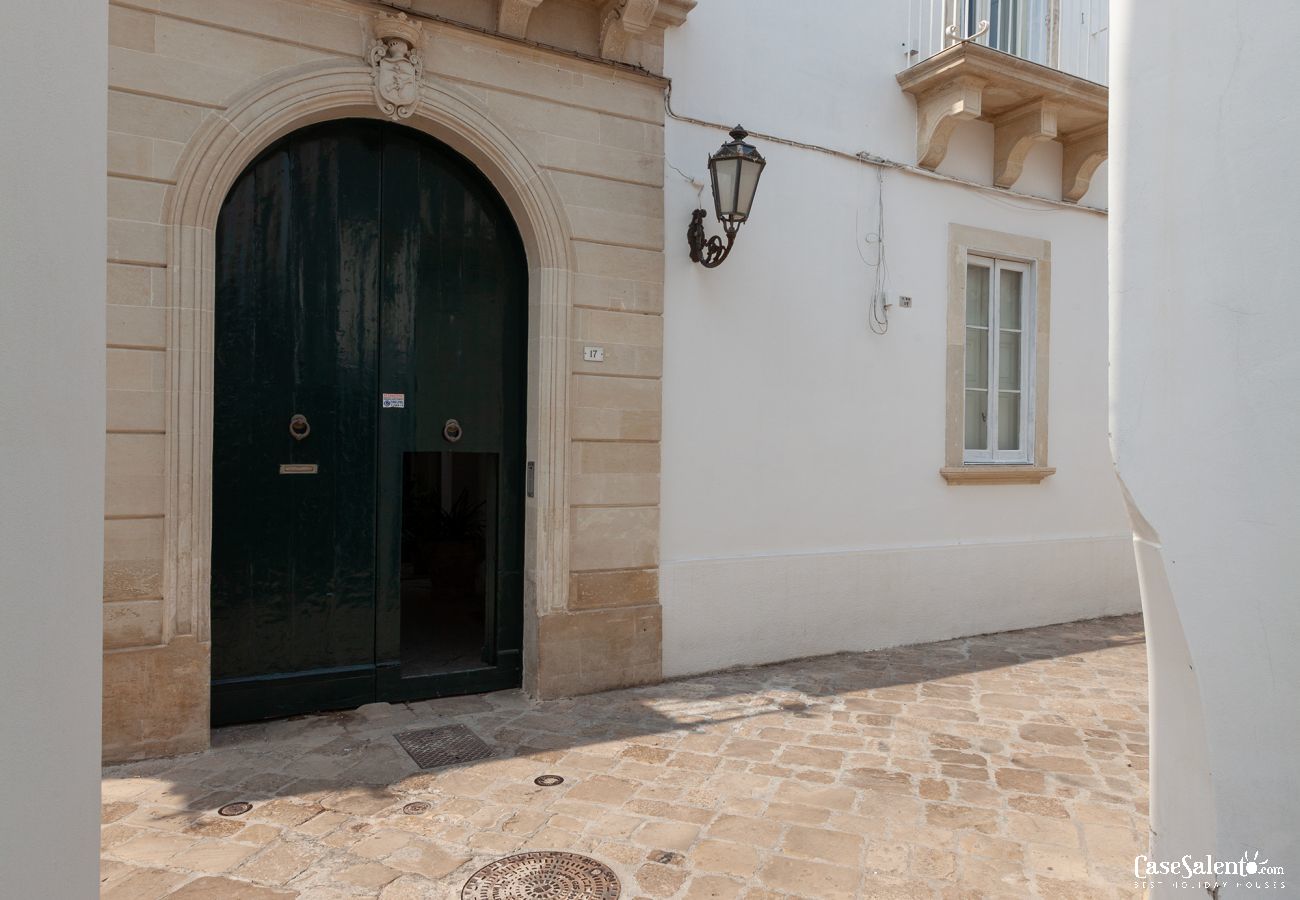 Villa a Corigliano d´Otranto - Palazzo storico con piscina nel borgo antico m600