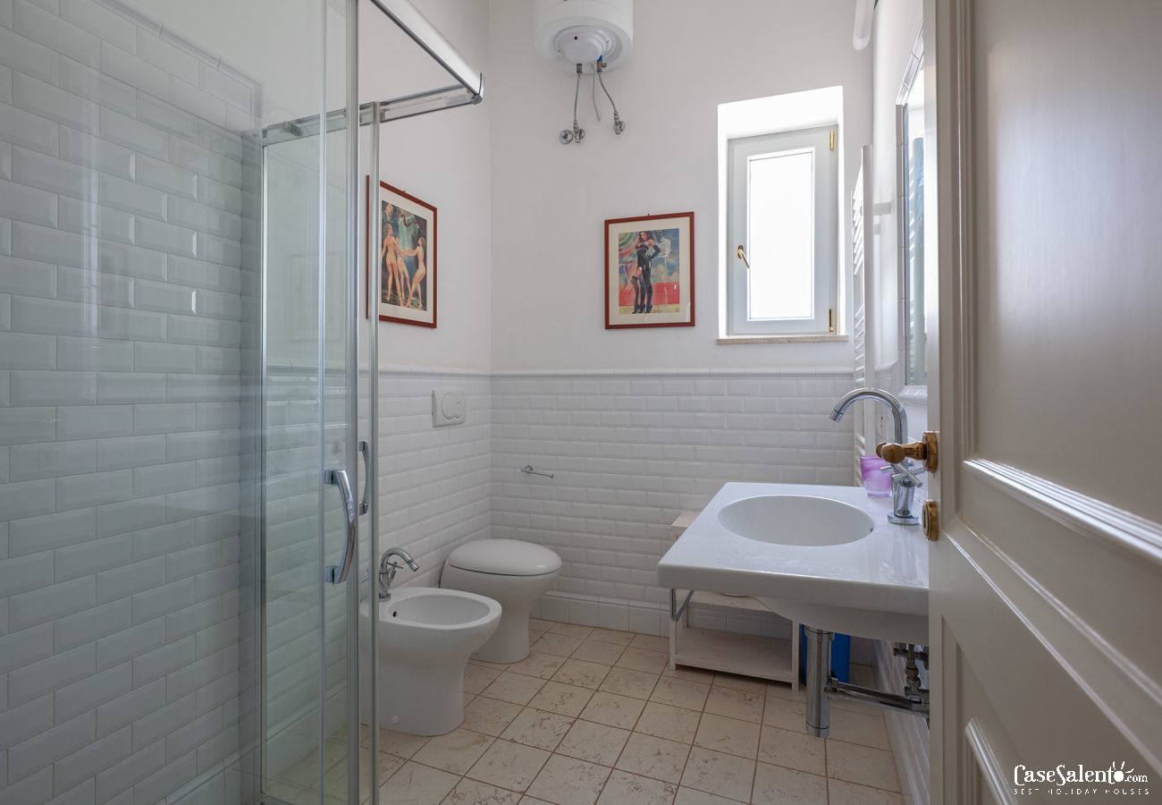 Villa a Galatina - Villa 6 camere e 6 bagni con piscina privata m880