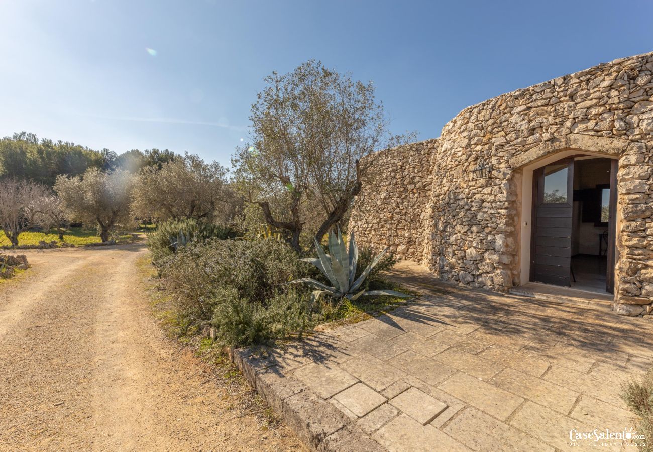 Trullo a Galatone - m357