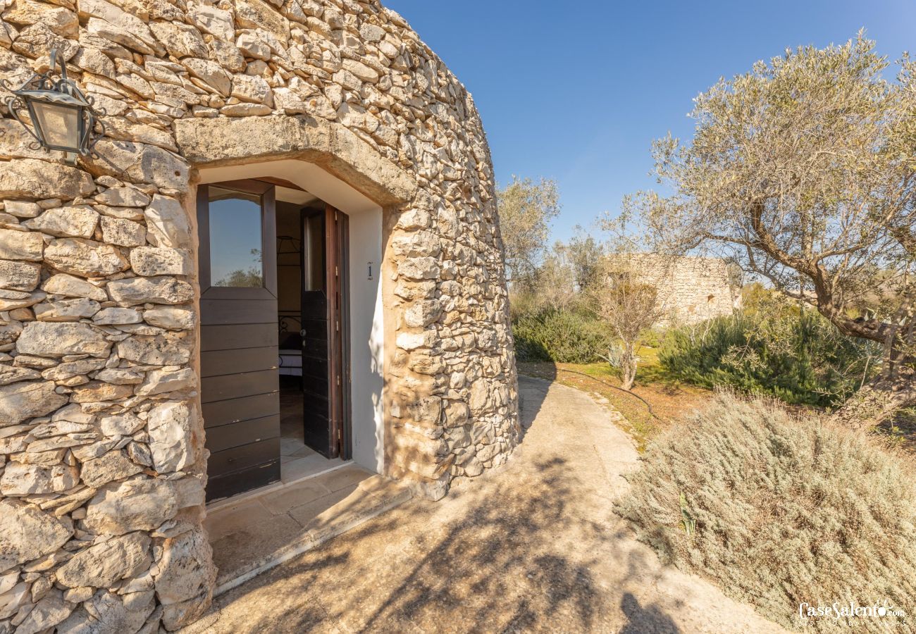 Trullo a Galatone - m357