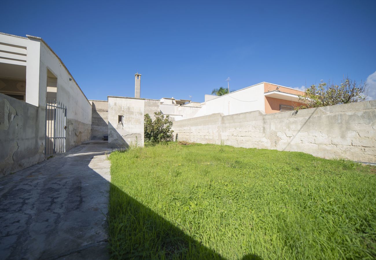 freistehendes Haus in Spiaggiabella - Zu verkaufen Villa direkt am Strand mit Garten v702