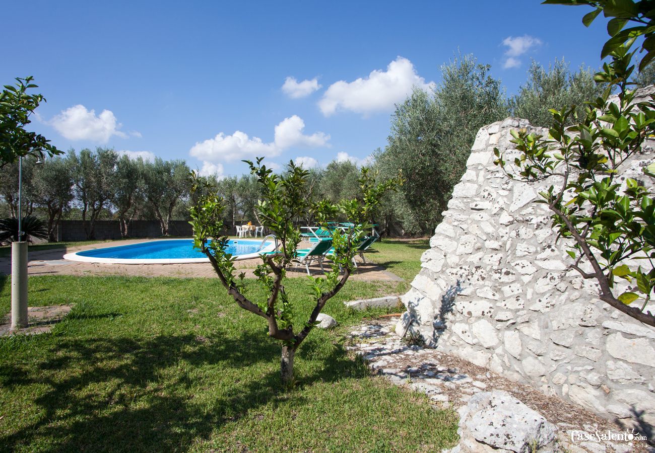 Apartment in Corigliano d´Otranto - One-bedroom flat in villa with pool in the Apulian countryside m542