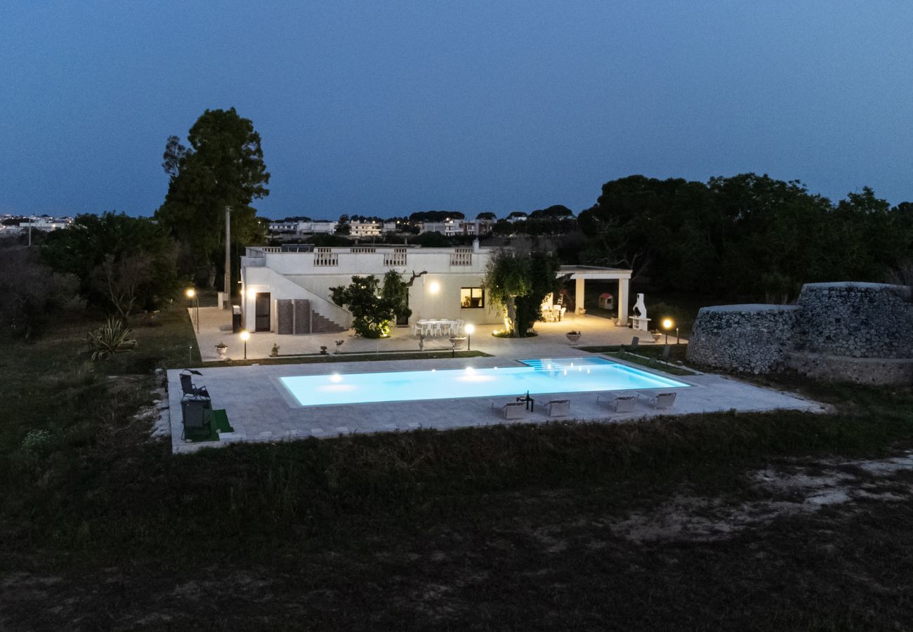 Villa/Dettached house in Carpignano Salentino - Villa pool garden trulli photovoltaic well box v900