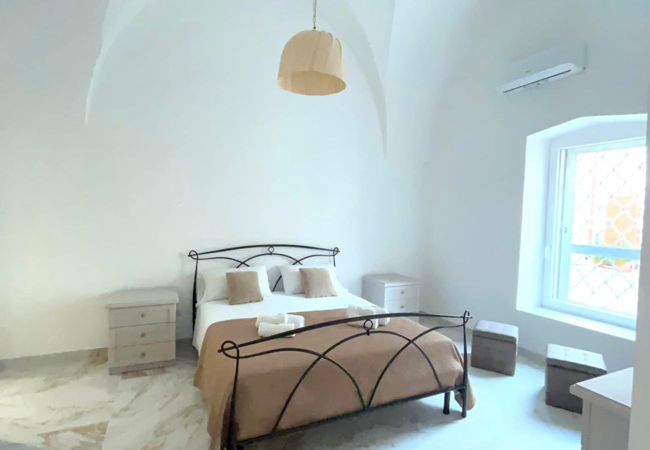 House in Nardò - Beautiful Two-Room Apartment in the Center of Nardò v220